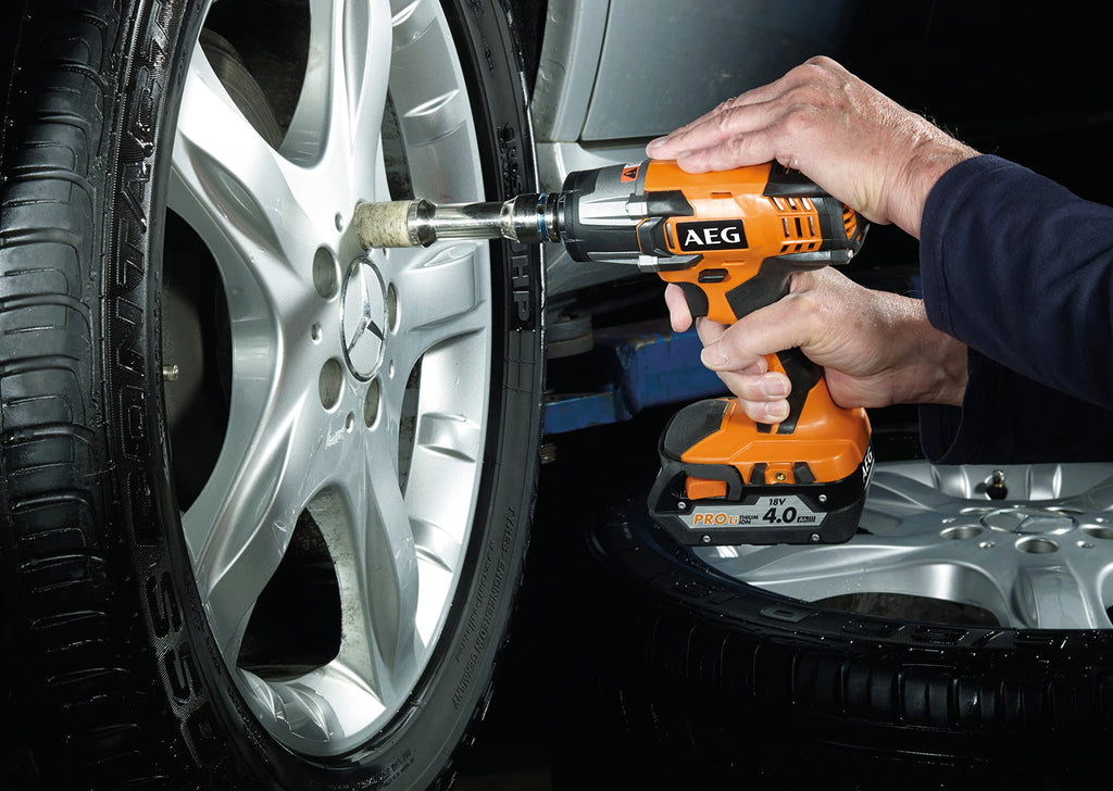 AEG - Boulonneuse à Chocs Sans Fil - Couple 360 Nm - Moteur Quadripolaire - Système Batterie Pro18V - Inclus 2 Batteries 4 Ah, Chargeur et Adaptateur - BSS18C12Z LI-402C