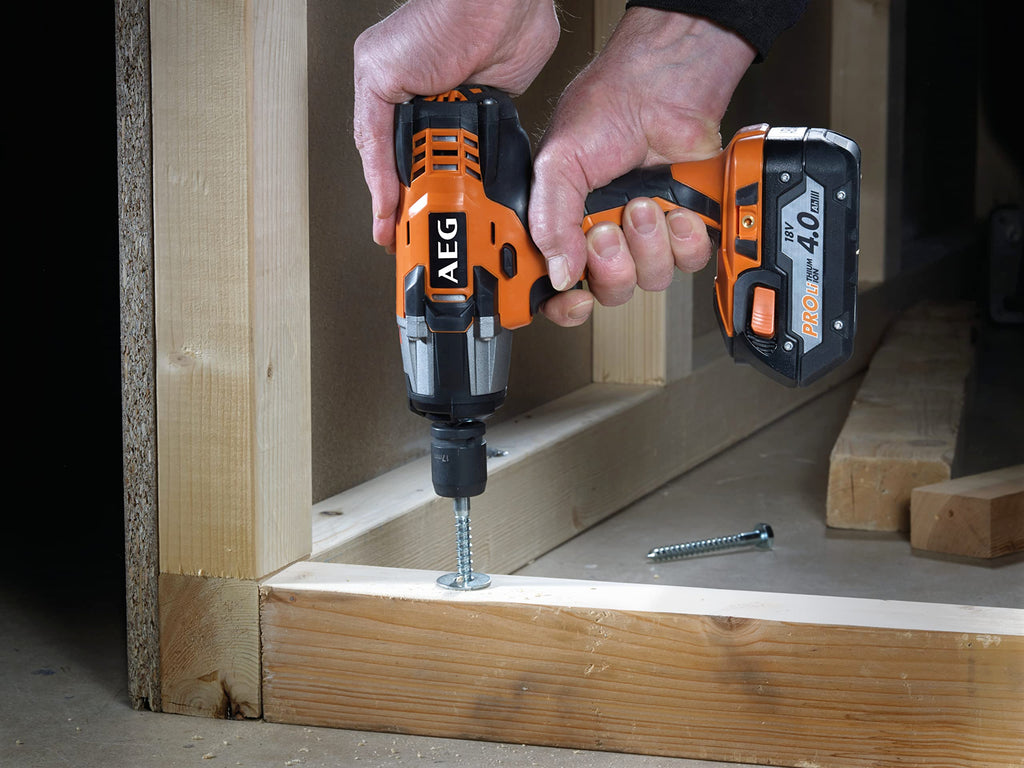 AEG - Boulonneuse à Chocs Sans Fil - Couple 360 Nm - Moteur Quadripolaire - Système Batterie Pro18V - Inclus 2 Batteries 4 Ah, Chargeur et Adaptateur - BSS18C12Z LI-402C